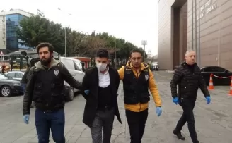 Yaşlı adama zorla maske takan ve kafasına kolonya döken şüpheli adliyede
