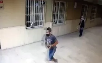 Yaşlı kadının elinden cüzdanını çalan şüpheli tutuklandı
