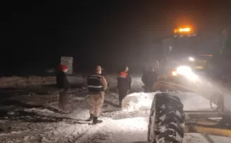 Yaylada mahsur kalan vatandaşlar ve hayvanlar kurtarıldı
