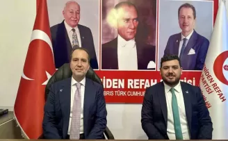 Yeniden Refah Partisi lideri Erbakan, KKTC’de partisinin temsilciliğini açtı
