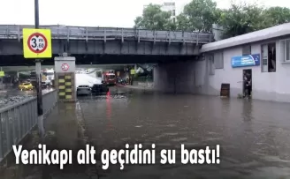 Yenikapı alt geçidini su bastı!
