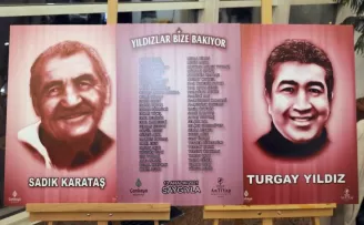 Yıldızlar sahnede anıldı
