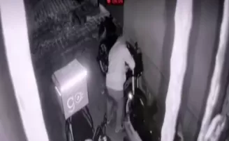 Yıllarca çalışıp aldığı motosikletini 17 dakikada çaldılar
