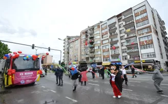 BÜYÜKŞEHİR 23 NİSAN COŞKUSUNU YAŞATIYOR 