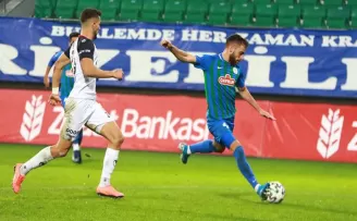 Çaykur Rizespor'dan Uşakspor'a sağanak gol yağmuru! 