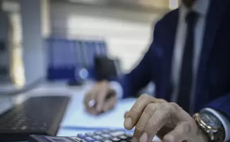 Kamu çalışanlarına yurt dışı çıkış yasağı geldi!