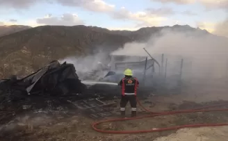 Yusufeli’nde işçilerin kaldığı konteynerde yangın
