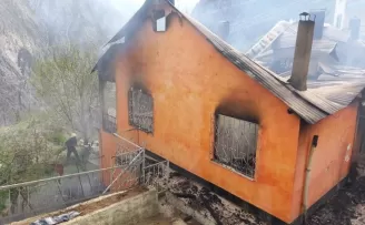 Yusufeli’nde korkutan yangın
