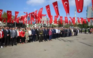 Zafer Bayramı Bayrampaşa’da törenle kutlandı
