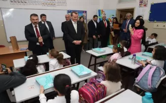 Zeytinburnu’nda 17 bin ilkokul öğrencisine kırtasiye desteği
