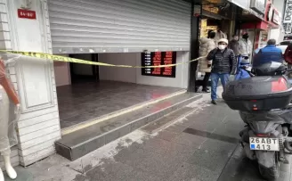Zeytinburnu’nda döviz bürosuna silahlı soygun girişimi kamerada
