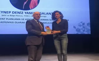 Zeytinburnu’nda Kent Çalışmaları Ödülleri sahiplerini buldu
