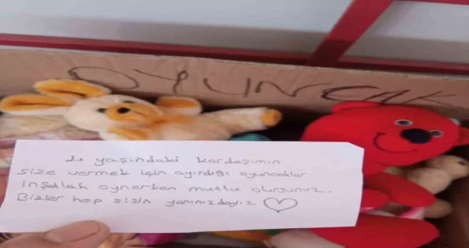 4 yaşındaki çocuktan duygulandıran not; “Bizler hep sizin yanınızdayız“
