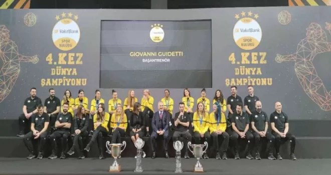 4. kez Dünya Şampiyonu olan VakıfBank, medyayla buluştu
