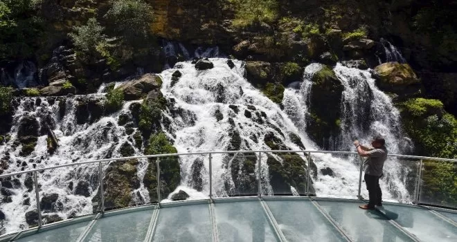 40 gözeli şelale huzur veriyor