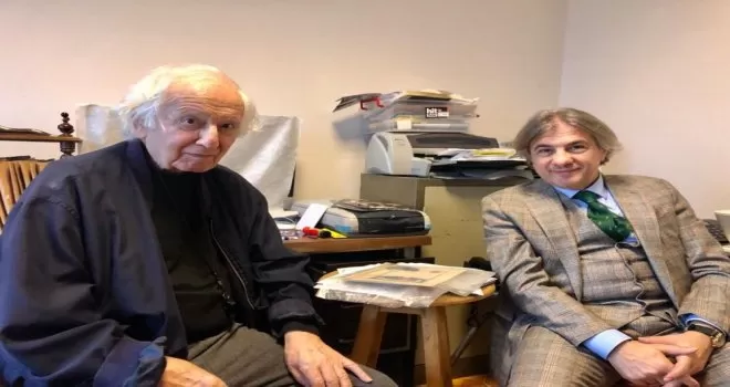 87 yaşında 51 yıldır tek başına gazete çıkarıyor
