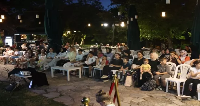 Açık hava sinema keyfi Dobruca’da yaşandı