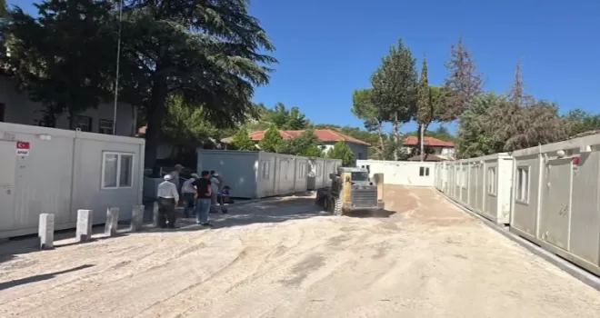 AFAD Sındırgı’ya 10 konteyner kurdu... Kurulumlar sürüyor