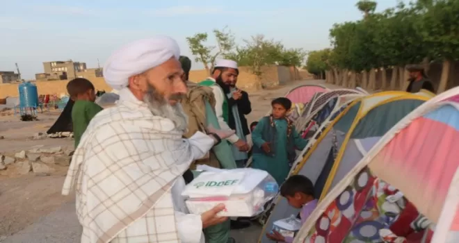 Afganistan’da çadırlarda kalan ailelere iftar ikramı
