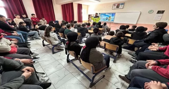Afyonkarahisa’da trafik bilincine Jandarma desteği