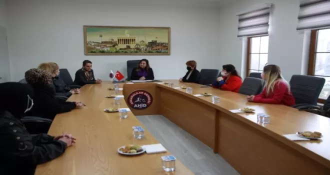 AHİD kadınları kadına yönelik şiddette tek ses oluyor

