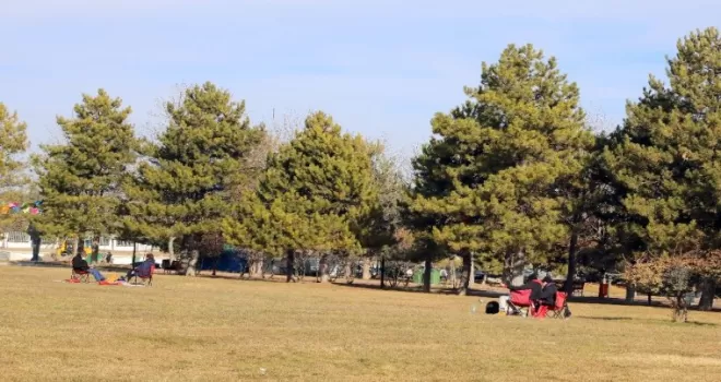 Ahlatlıbel Atatürk Parkı bahara hazırlanıyor
