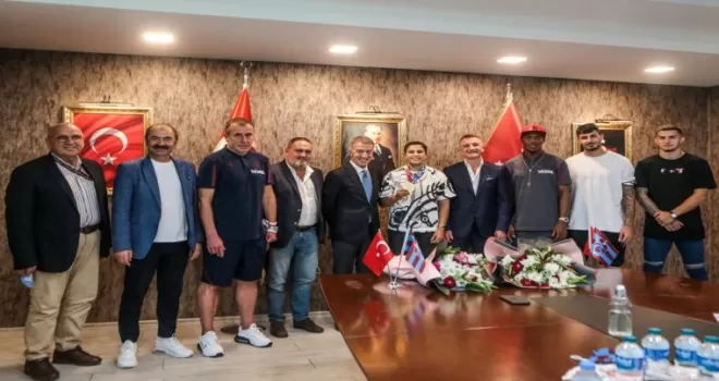 Ahmet Ağaoğlu:Busenaz Sürmeneli ile gurur duyduk