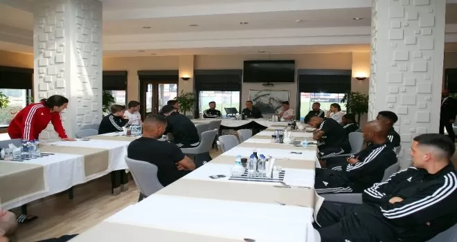 Ahmet Nur Çebi’den takıma moral ziyareti

