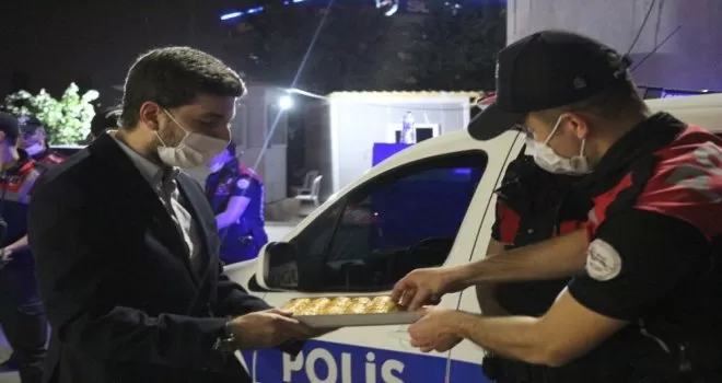 AK Gençlik Ankara’dan emniyet güçlerine moral ziyareti
