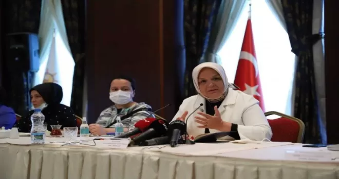AK Parti harekete geçti, eğitimini yarıda bırakan 25 bin kadına ulaşılacak
