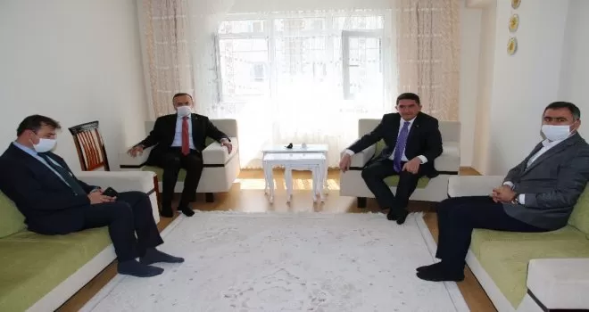 AK Parti’li milletvekillerinden Barış Çakan’ın ailesine taziye ziyareti
