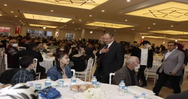 AK Parti Yerel Yönetimler Başkanı Mehmet Özhaseki iftarını Sincan’da yaptı
