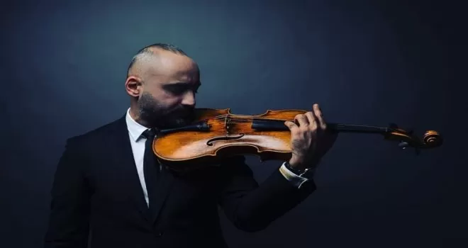 Akademisyenlerden ev orkestrası
