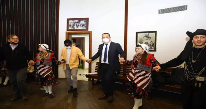 Akçaabat 15 ülke ile el ele