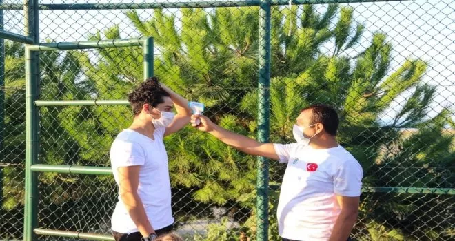Akçaabat’ta ayak tenisi turnuvası
