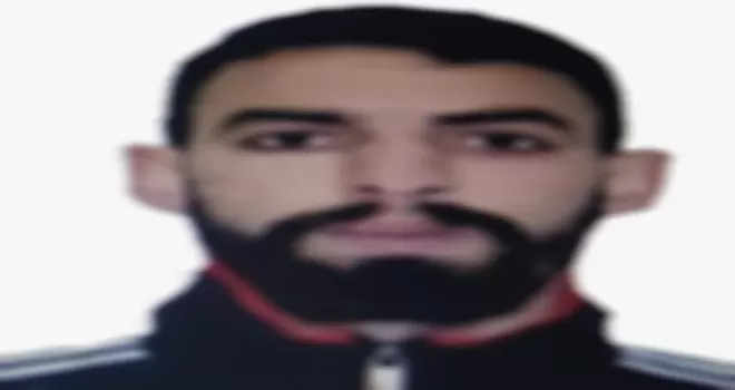 Akrabasını yol ortasında bıçaklayarak öldürdü
