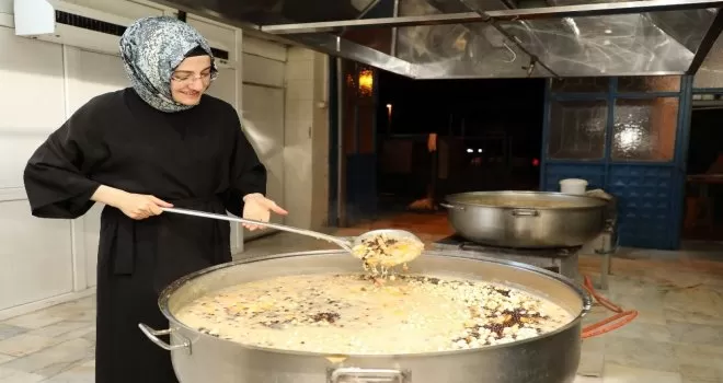 Akyurt’ta sağlık çalışanlarına aşure
