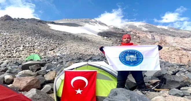 Akyurt’u Ağrı Dağı’nda zirveye taşıdı
