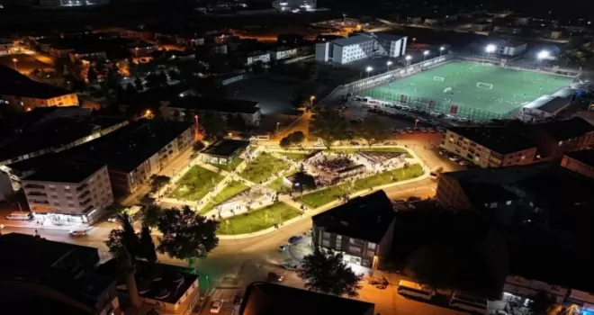 Alanyurt Meydanı coşkulu törenle hizmete açıldı