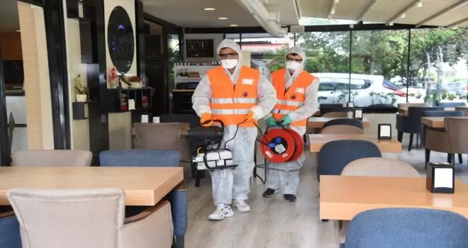 Altındağ Belediyesi normalleşme kapsamında açılacak işletmeleri dezenfekte etti
