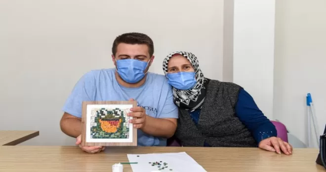 Altındağ’da engelli bireylere mozaik terapisi
