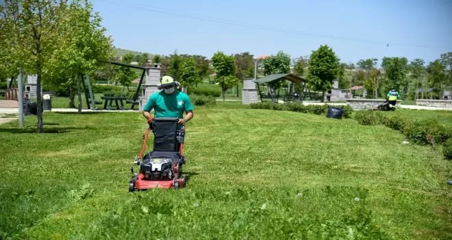 Altındağ’ın parklarına yaz geldi
