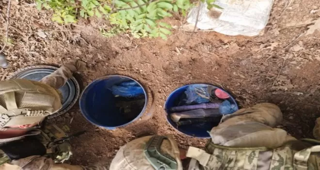 Amanoslar’da çok miktarda patlayıcı madde ve mühimmat ele geçirildi
