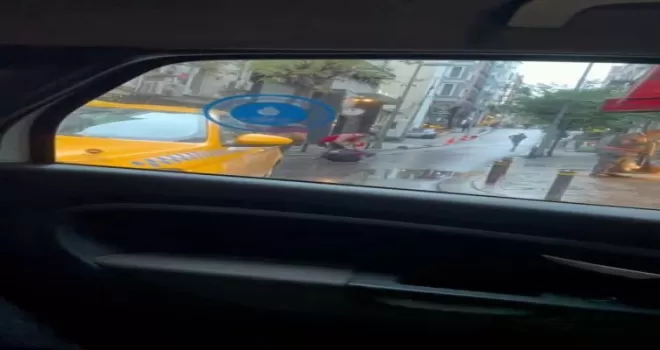Amerikalı turist otel çalışanını böyle darp etti
