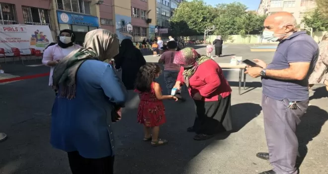 Anaokulu ve ilkokul öğrencilerinde ilk gün heyecanı
