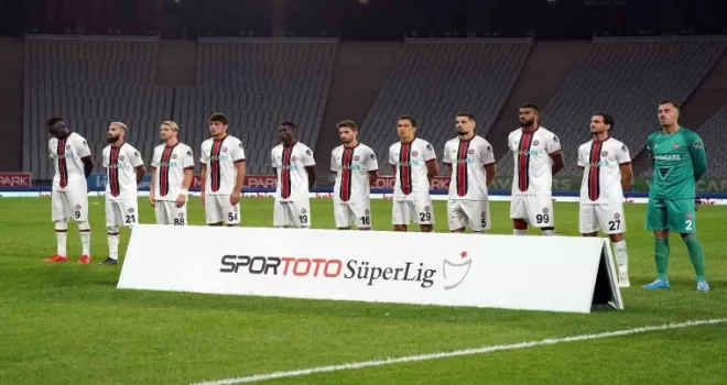 Andrea Pirlo kadroda değişiklik yapmadı
