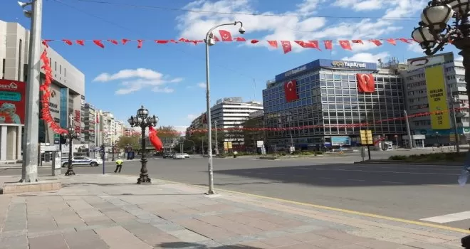 Ankara’da meydanlarında sessiz 23 Nisan

