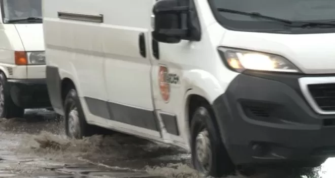 Ankara’da sağanak yağış hayatı olumsuz etkiledi

