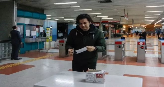 Ankara’da ücretsiz maske dağıtımı başladı
