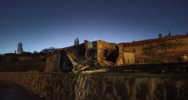 Ankara’da yanan kulübedeki tüp patladı: 1 kişi yaralandı, 24 güvercin telef oldu
